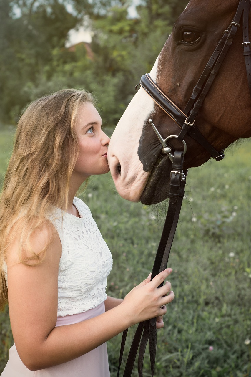 woman, horse, nature-4455005.jpg